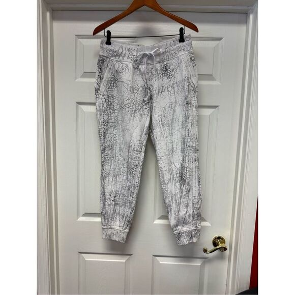 Lululemon Warm Down 7/8 Length Joggers White & Gray Marble sz 10 EUC - Picture 3 of 9
